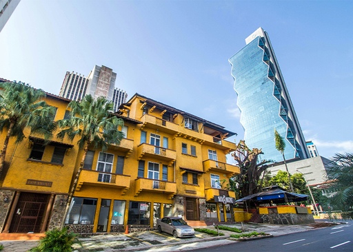 Edificio de apartamentos en el barrio de Marbella
