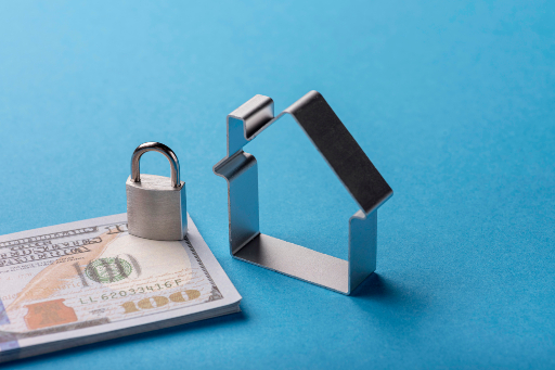 Banknote with a lockhouse