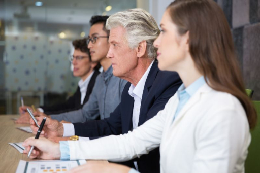 Board of directors evaluating the type of company for the formation of an IBC in Panama