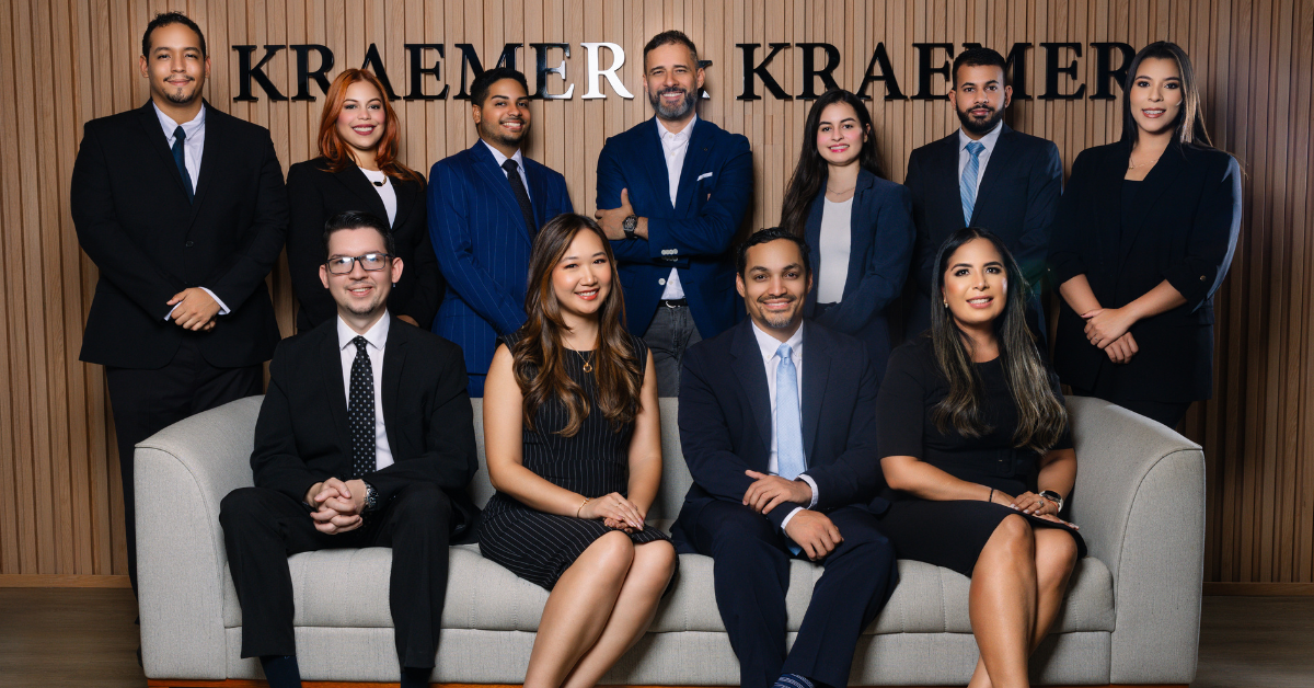 El equipo Kraemer & Kraemer, una firma legal en Panamá