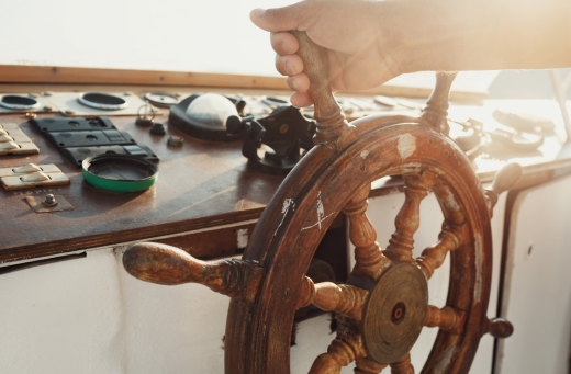Individual navigating a yacht registered in Panama